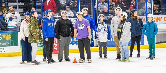 Students Attend Syracuse Crunch French Night